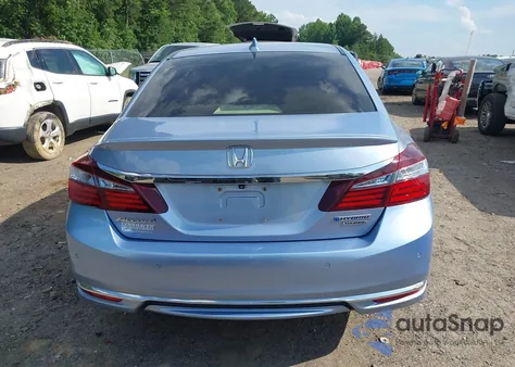 2017 Honda Accord Hybrid Touring z USA, uszkodzony, nr VIN JHMCR6F70HC008134
